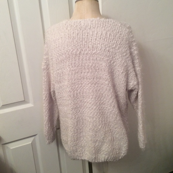 DREAMERS popcorn pullover. - Picture 3 of 8